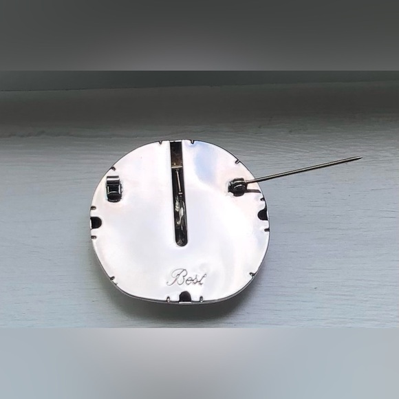 Silver Plated Necklace with Silver Sand Dollar Pendant/Brooch - Picture 10 of 13